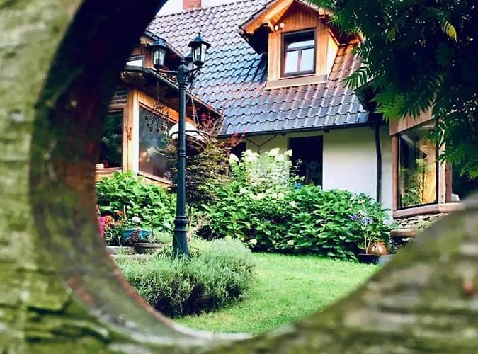 Przylesie Κατάλυμα σε φάρμα *