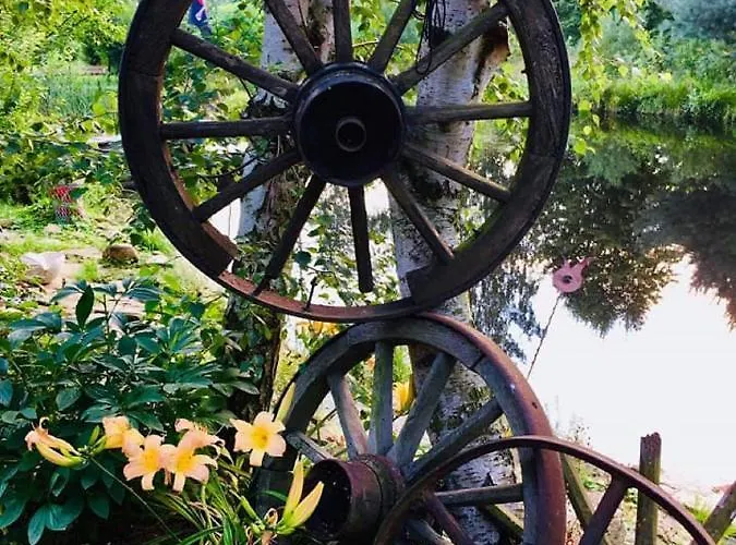 Przylesie Κατάλυμα σε φάρμα *